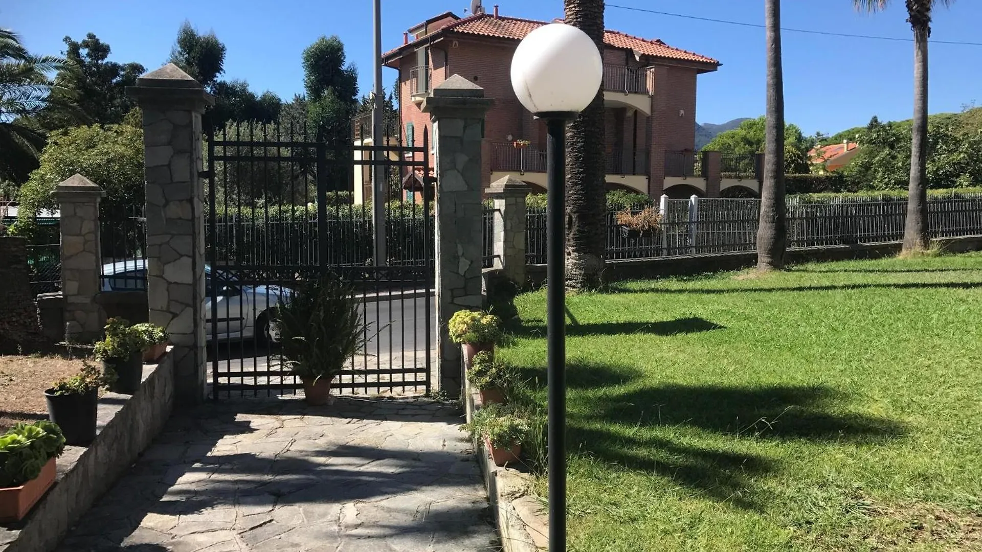 Apartment In Loano 0*,